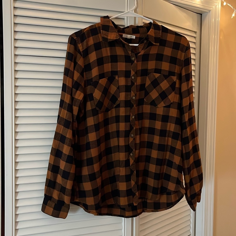 Maurice’s Fall Flannel Long-sleeve Size L